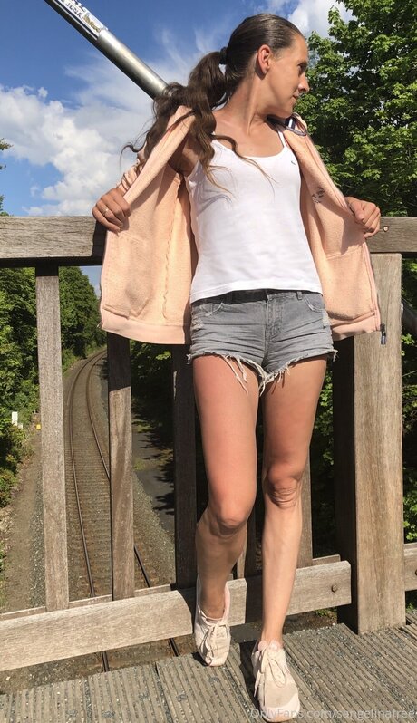 Sangelinafree model hd pic