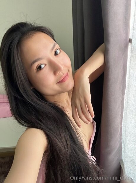 Mini Diana pornstar erotic archive