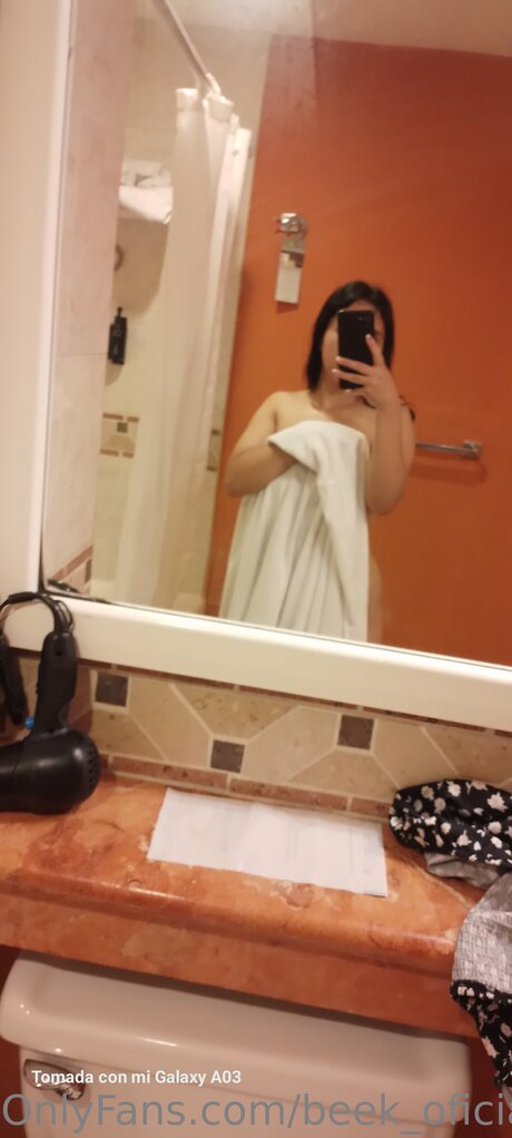 Beek Oficial erotic star pictures