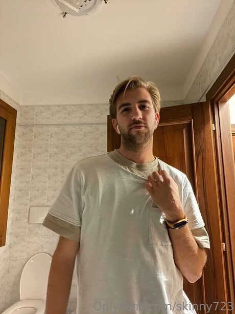 Skinny723 pornstar naked images