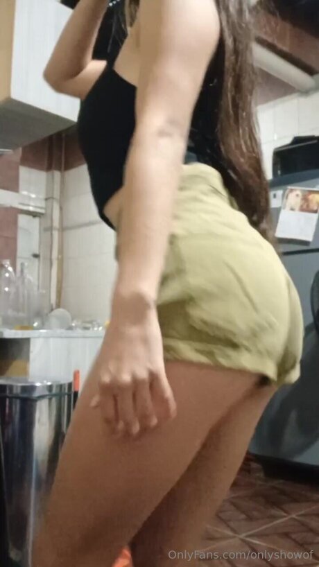 Onlyshowof sex model gallery