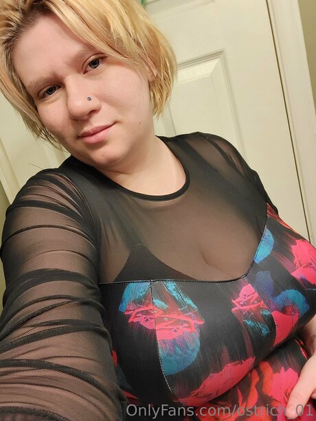 Ostrich 01 erotic model gallery