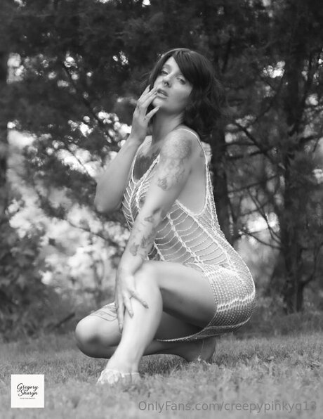 Creepypinkyg13 model nudes photos