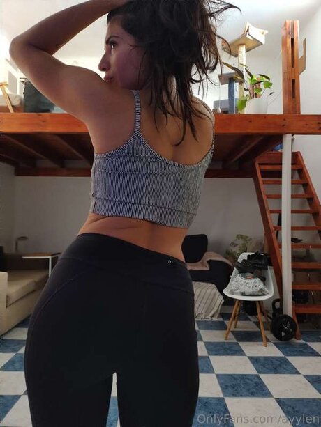 Ayylen hd pornstar pictures