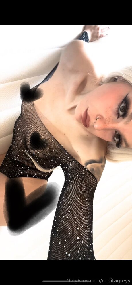 Melitagreyy exclusive model pic