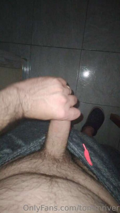 Tommriver nudes model images