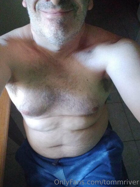 Tommriver model exclusive images