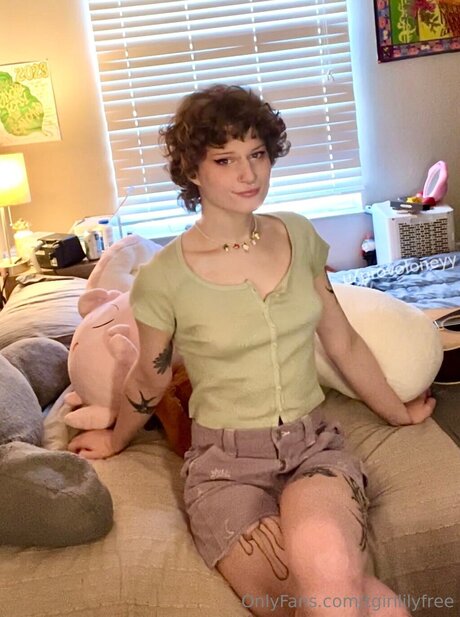 Tgirllilyfree pornstar erotic img