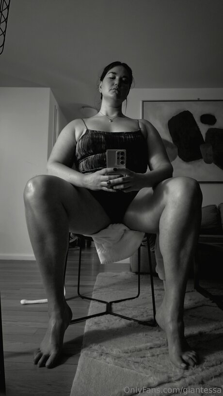 Giantessa model nice images
