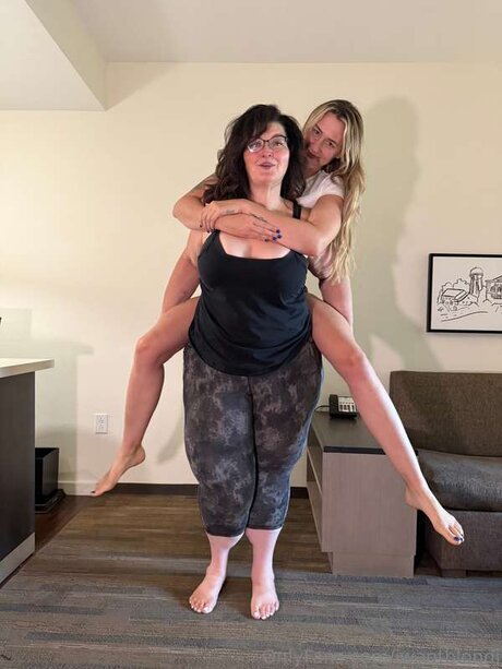 Iwantblondi star best picture