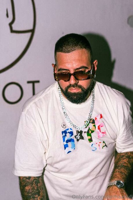 Airmaxbull adult model picture