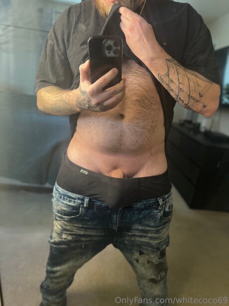 Whitecoco69 model naked photo