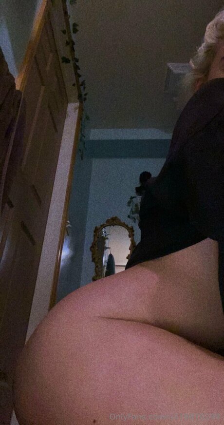 Hunnybunny669 pornstar top images