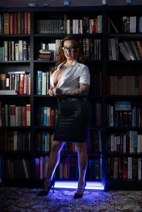 Khloe Deville model art photos