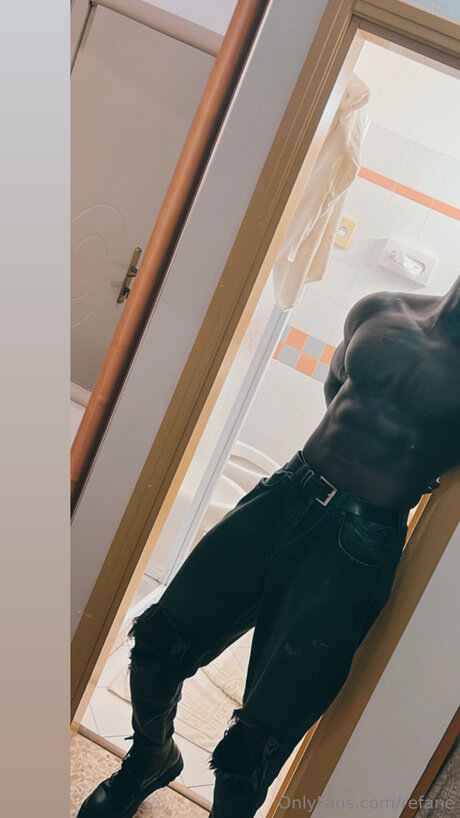 Refane star hot picture