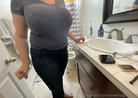 oneinagillianof star exclusive pic