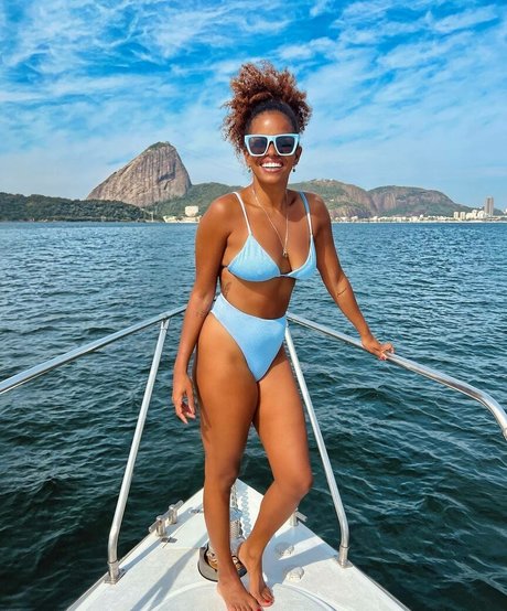 Jeniffer Nascimento nice star photo