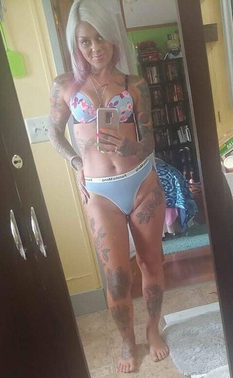 tattooedbarbie86 naked pornstar img