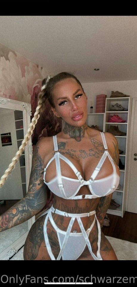 schwarzemamba89 model sexy pic