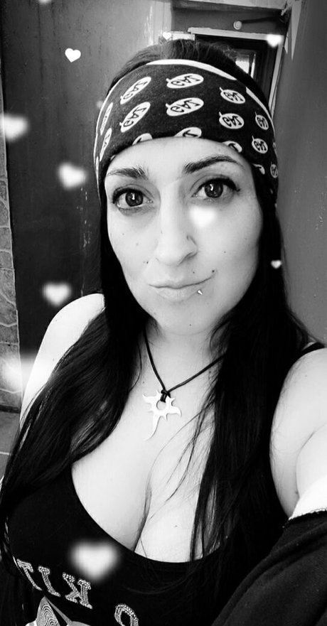 nevy 80 model sexy pics