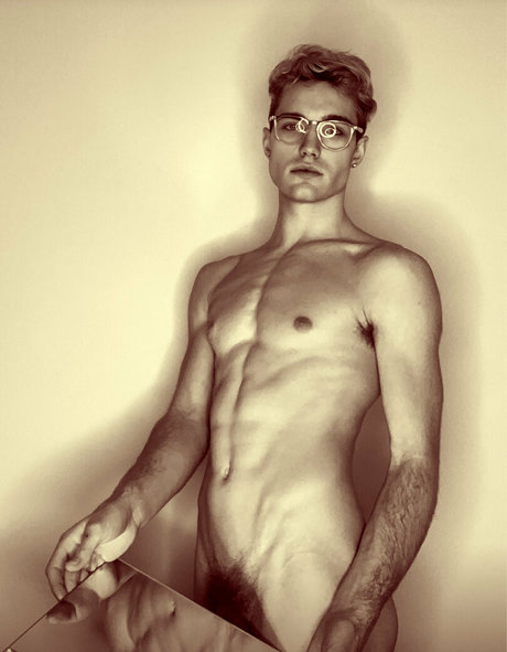 skinny brunette onlyfans sexy xxx pic