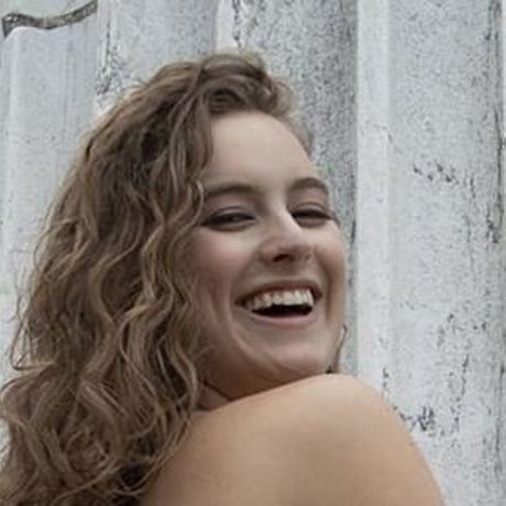 Laila Wolf star sexy pic