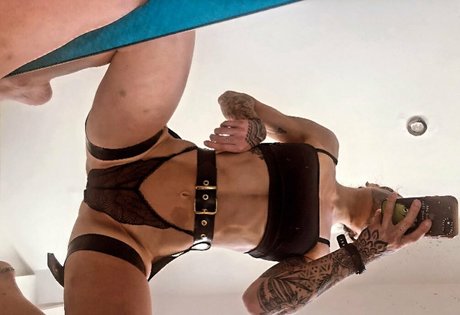 Lois Pacitto pornstar sexy gallery