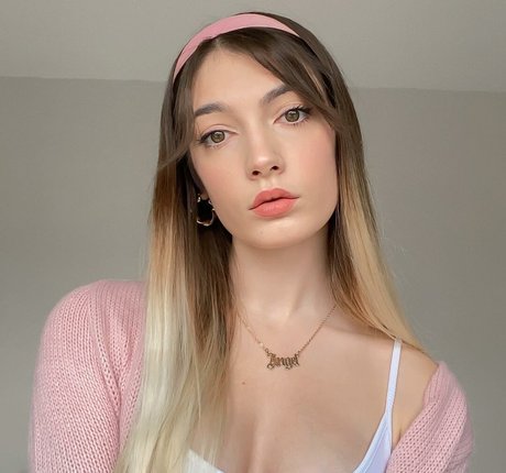 daisyfayebee model art galleries