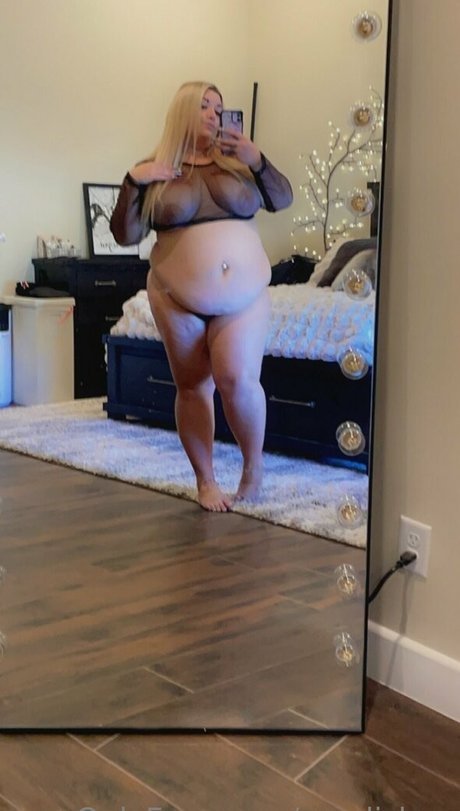 candishea art model picture