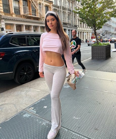 Daniella Salvi exclusive model image