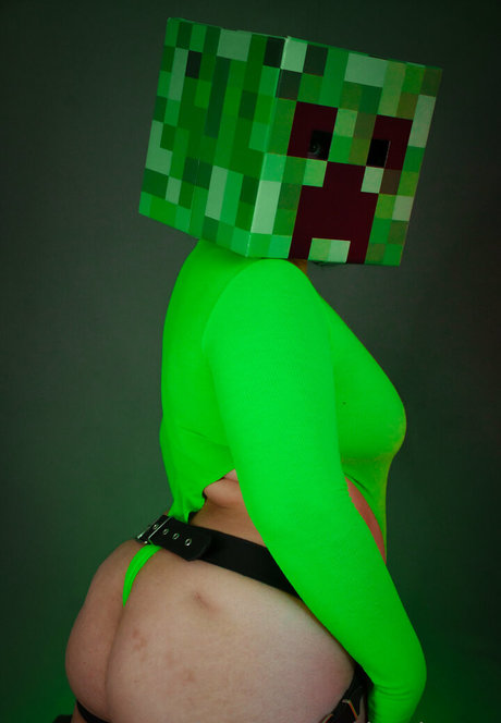 tiranicarex xxx model gallery