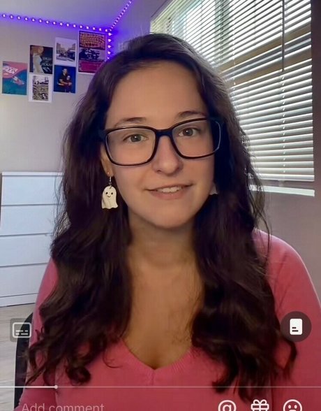 Zara Zahavah erotic model pic