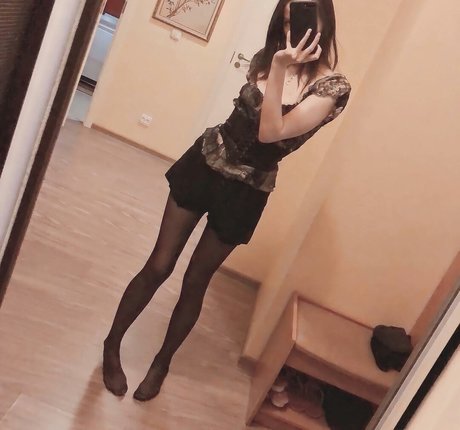 mobyrei nude model photo