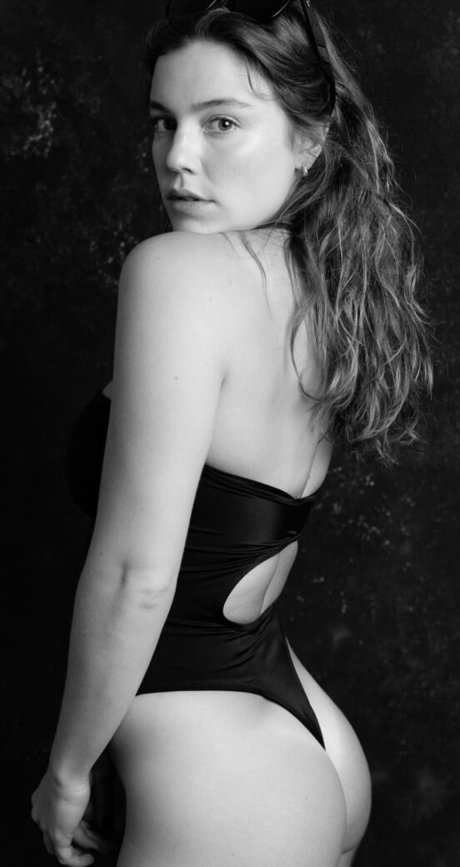 Alice Wegmann pornstar sexy img