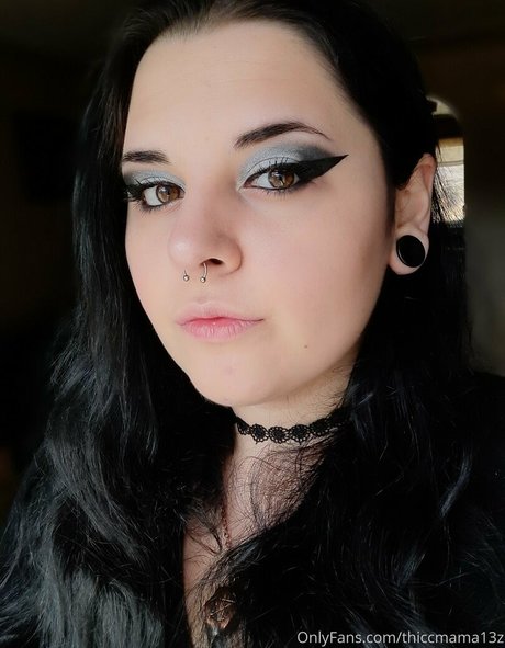 thiccmama13z perfect model photo