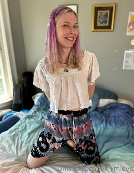 lilymlove art actress picture