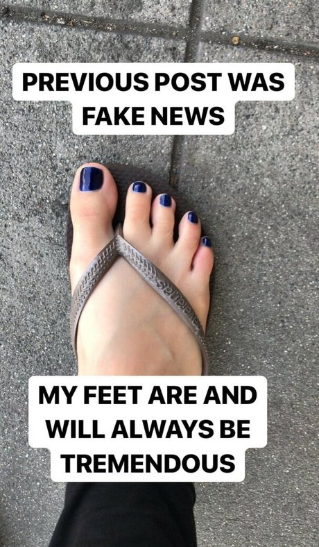 Allison Raskin nude pornstar images