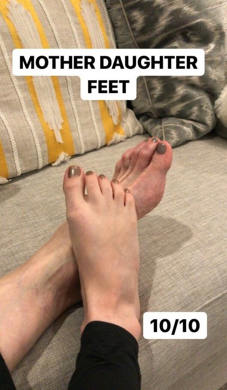 Allison Raskin model high quality img