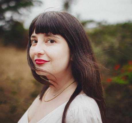 Allison Raskin hd actress img