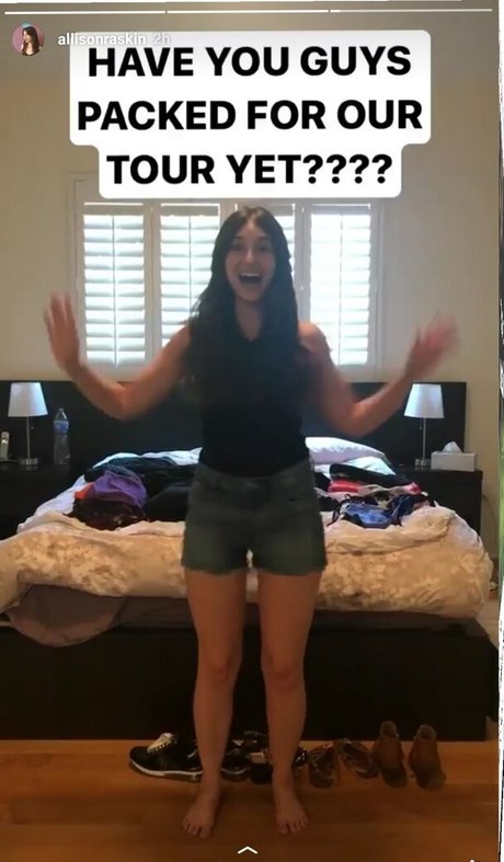 Allison Raskin model best pics