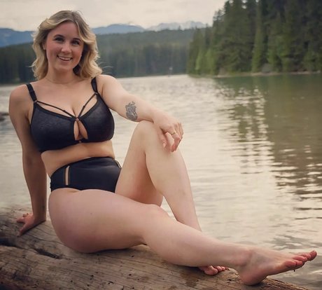 Saterra hot model gallery