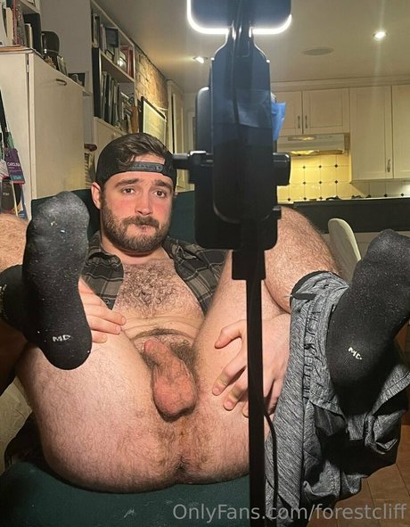 forestcliff pornographic model picture