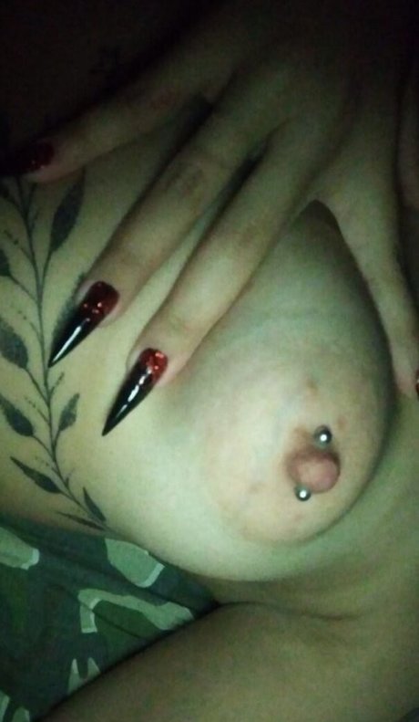 Kauyza Danthara sexy pornstar pics