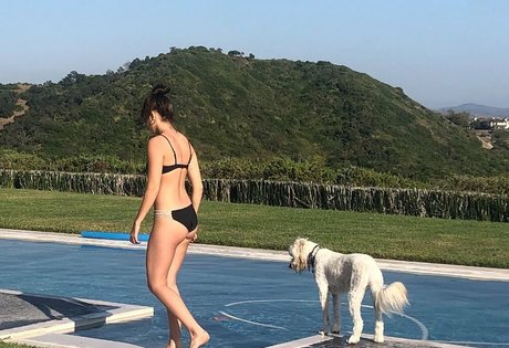 Chloe East hd actress photos