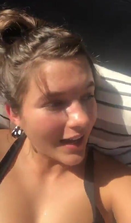 Chloe East model nude pictures