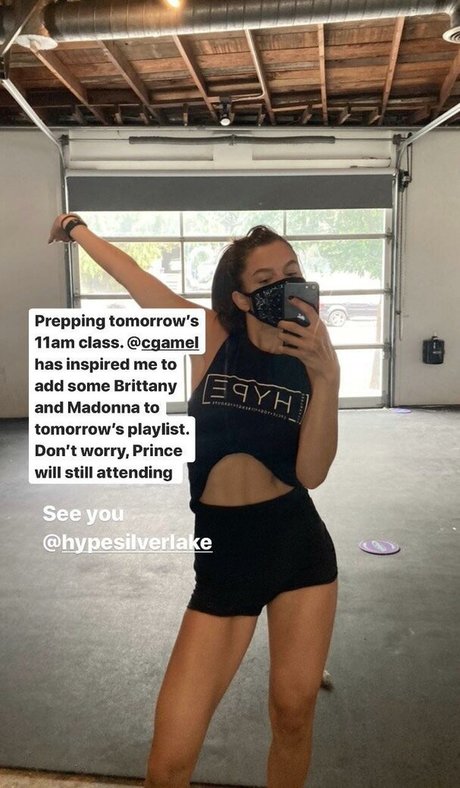 Chloe East star free gallery