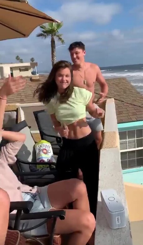 Chloe East nice actress img