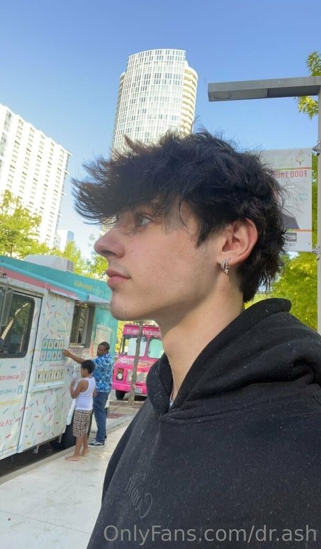 dr ash model beautiful galleries