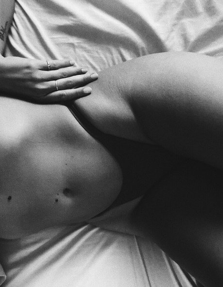 presssme adult model image