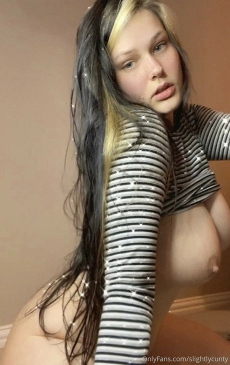 slightlycunty model xxx pic
